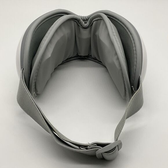 Renpho Eye Massager With Heat Music & Vibration Includes Charging Cable - Picture 7 of 8